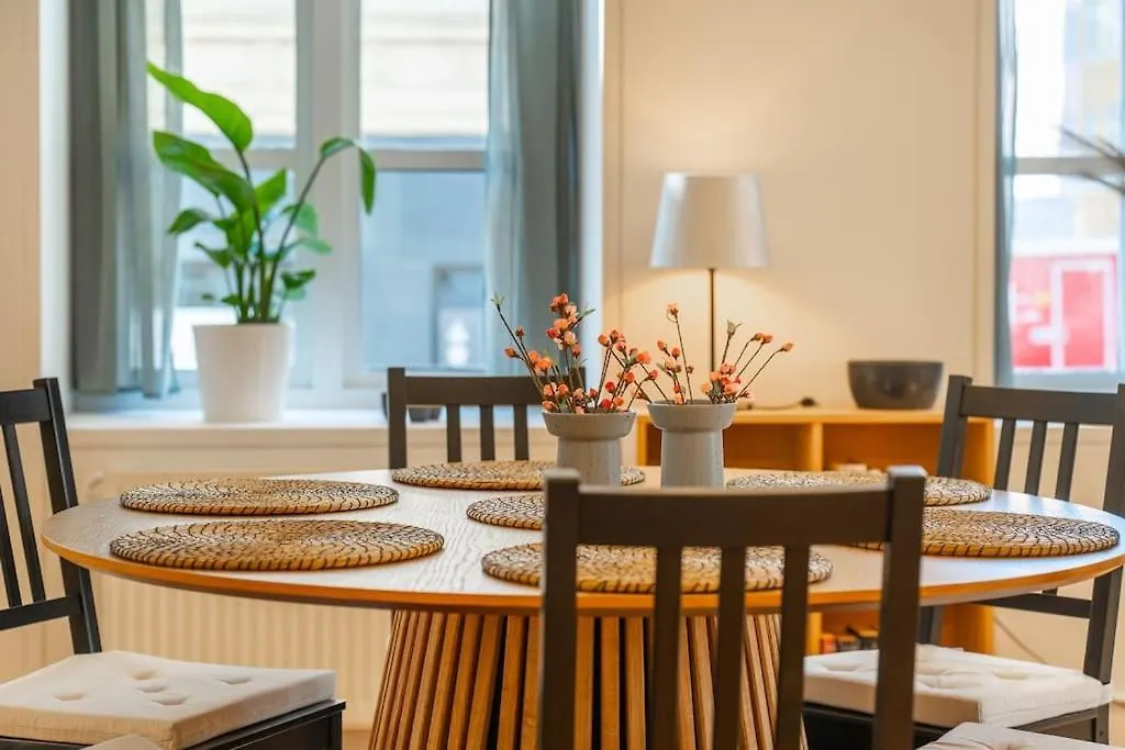 120M2 Near Culture Icons - Historic Fredericiagade Apartment Copenhagen