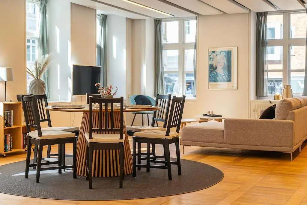 120M2 Near Culture Icons - Historic Fredericiagade Apartment Copenhagen